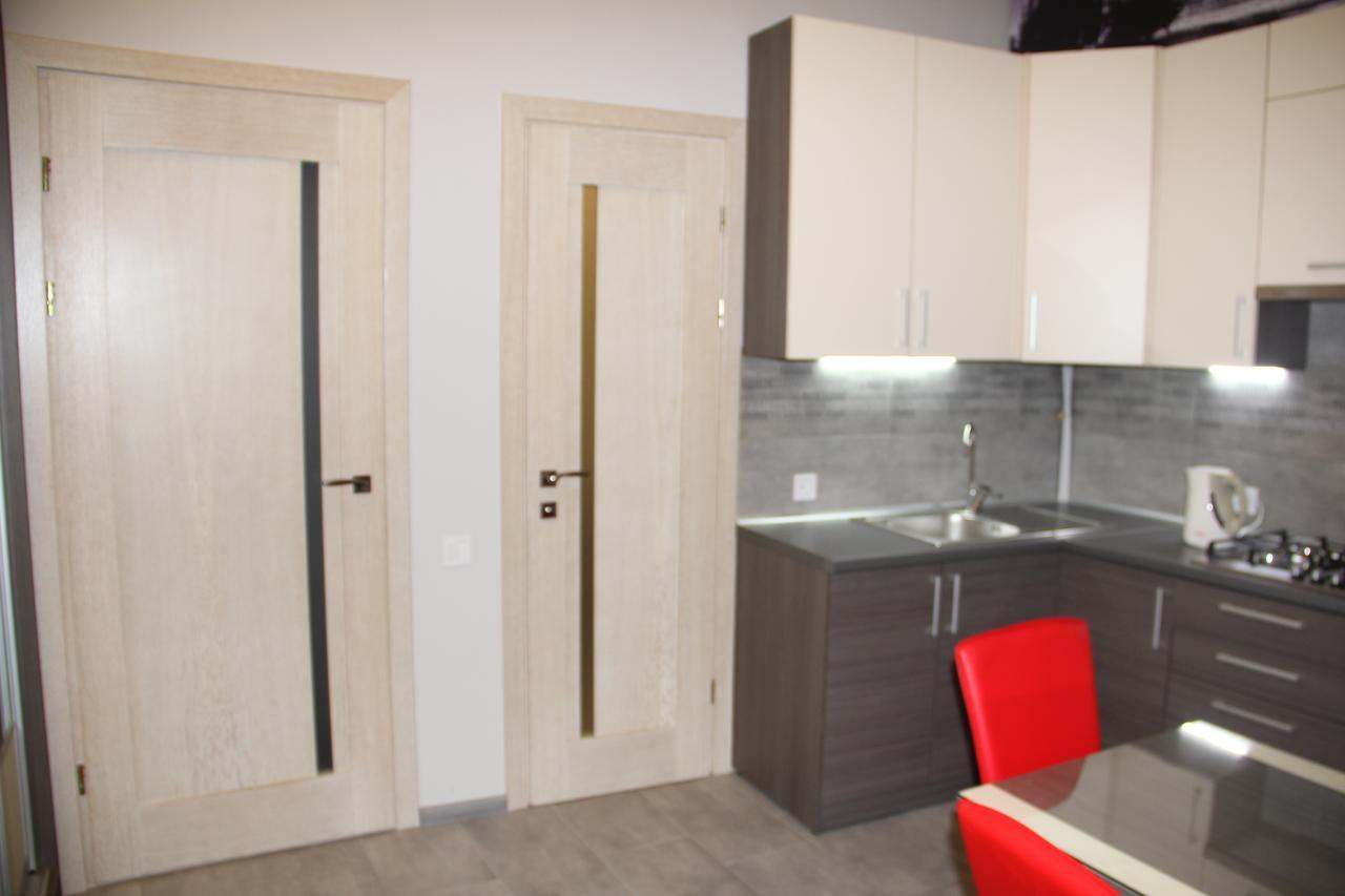 Apartment on Khorvatska Street Lviv Buitenkant foto