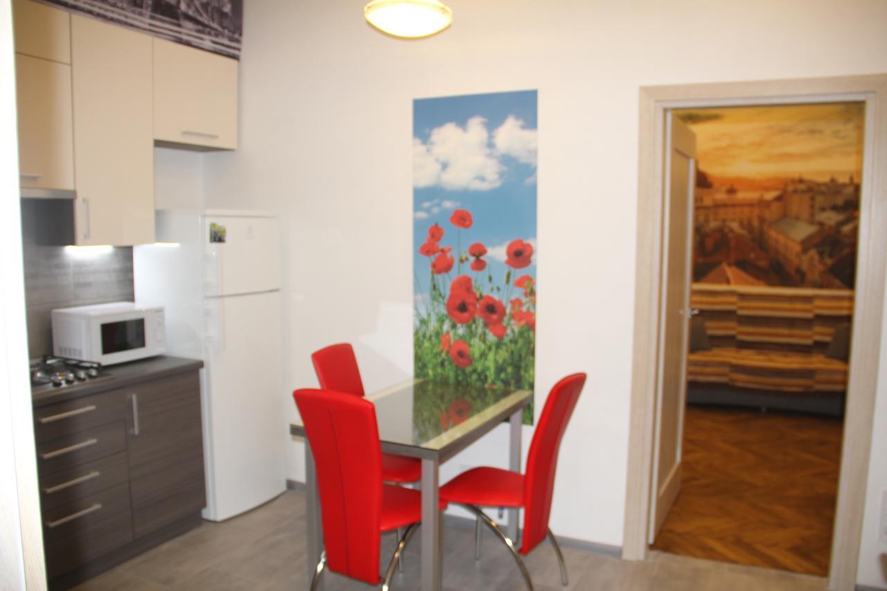 Apartment on Khorvatska Street Lviv Buitenkant foto