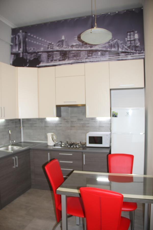 Apartment on Khorvatska Street Lviv Buitenkant foto
