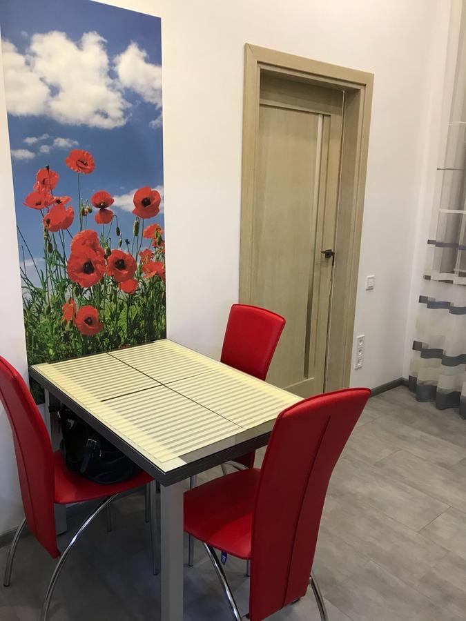 Apartment on Khorvatska Street Lviv Buitenkant foto
