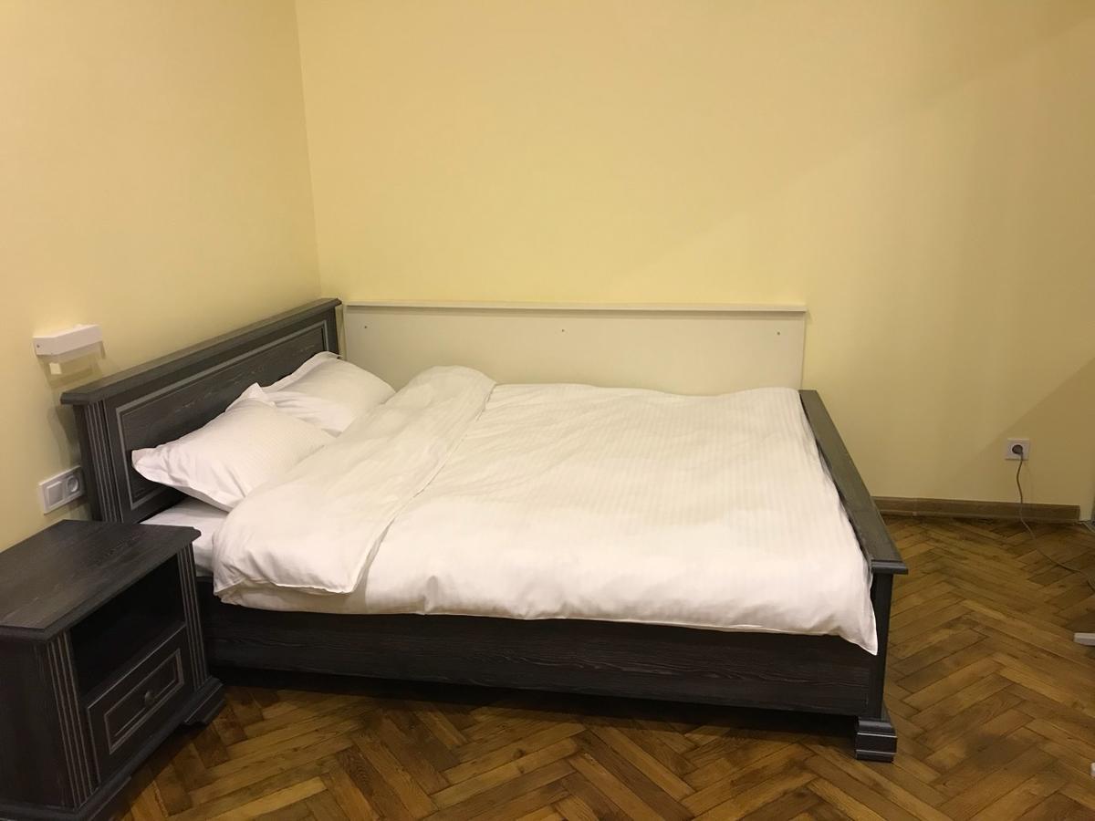 Apartment on Khorvatska Street Lviv Buitenkant foto