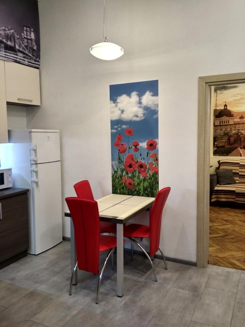 Apartment on Khorvatska Street Lviv Buitenkant foto